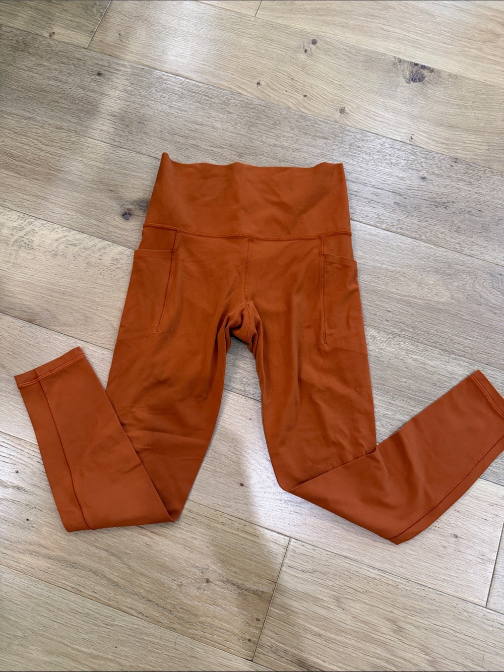 Athleta Salutation Stash Pocket 7/8 Leggings